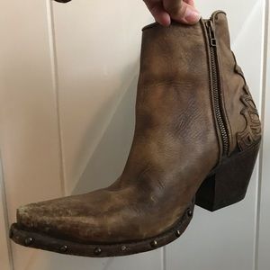 Ariat Fenix Naturally Distressed Brown Ankle Boots